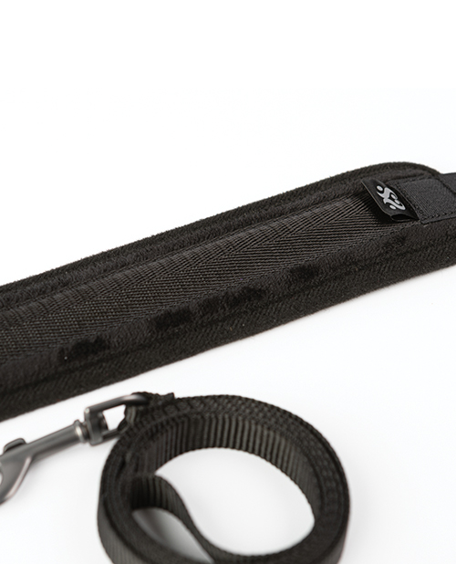 Thumbnail for Sei Mio Take the Lead Padded Neck Collar &amp; Leash - Black